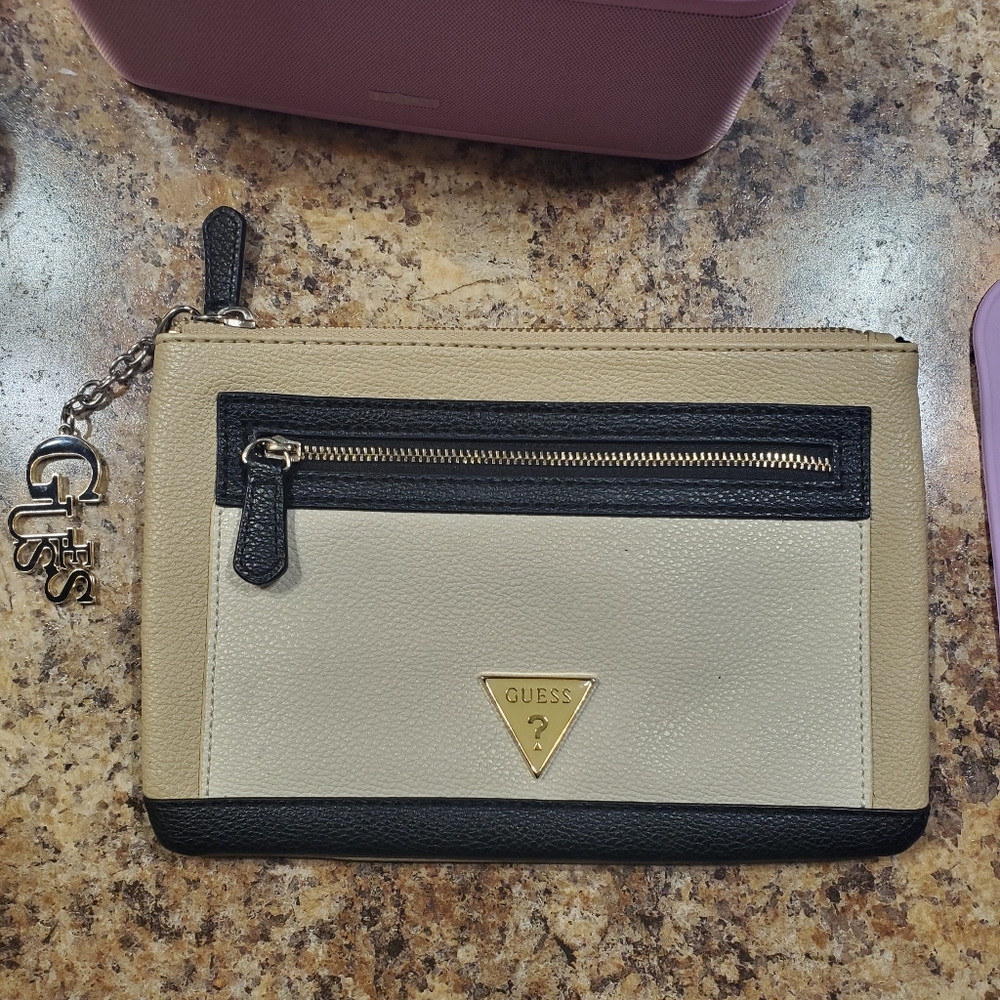 GUESS wallet pouch